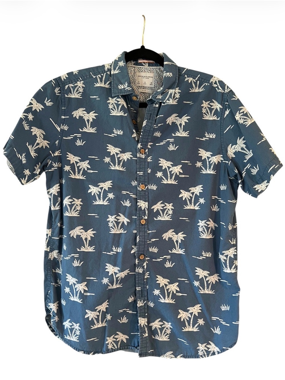 Denim & Flower Blue Short-Sleeve Tropical Print. Vacation,Yacht Rock,Resort Wear